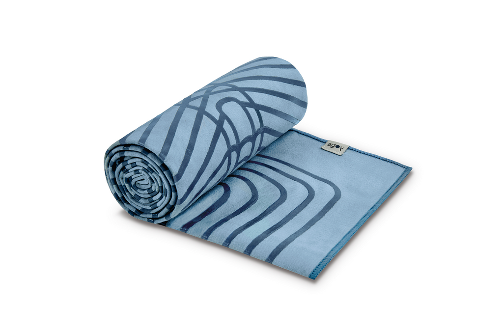 The GECKO WARRIOR – Classic yoga towel features a unique wet/dry grip Focus Alinement™ pattern made of tactile silicone, inspired by but not directly taken from ancient warrior cultures. It is available in a range of classic colors which are dyed using eco-friendly Oeko-Tex® dyes.