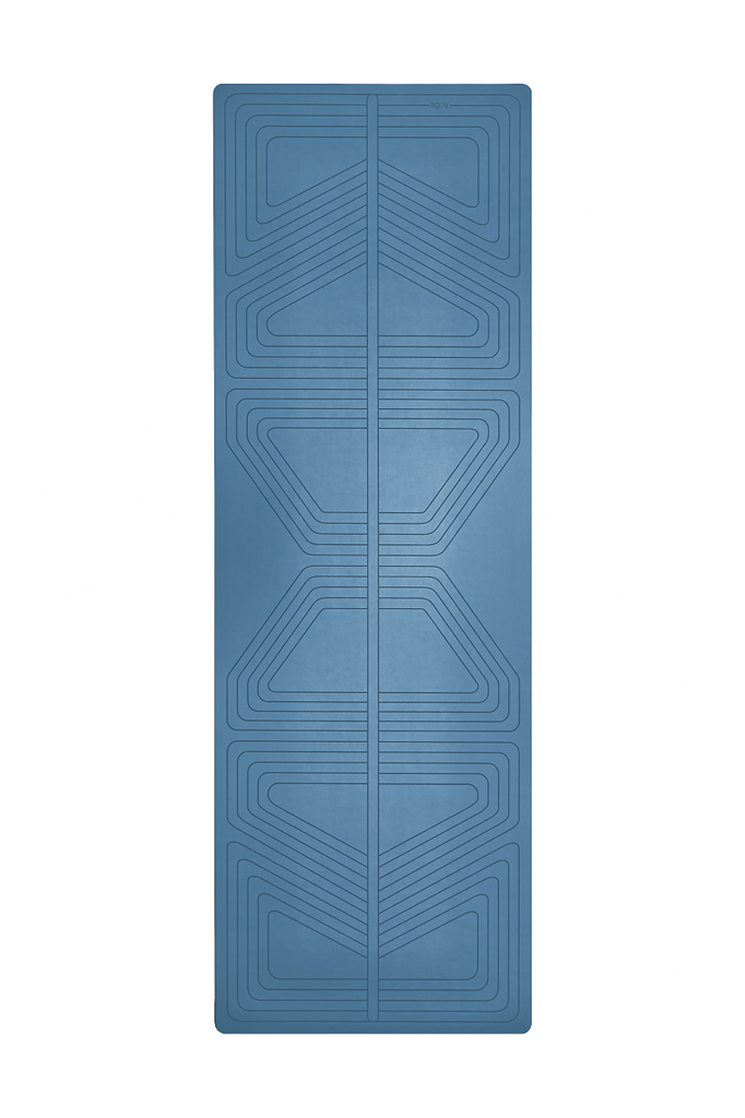 The WARRIOR PRO+ is a premium yoga mat that provides exceptional all-around grip even when wet. The unique Focus Alignment™ pattern serves a dual purpose – not only helps with general alignment, but it is also designed to act as a built-in focal point that anchors your awareness and grounds you in the present moment.